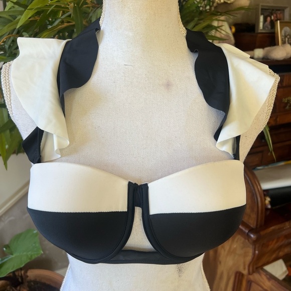 Ladies size Medium NWOT swim suit top black and white. Adorable - Picture 4 of 11
